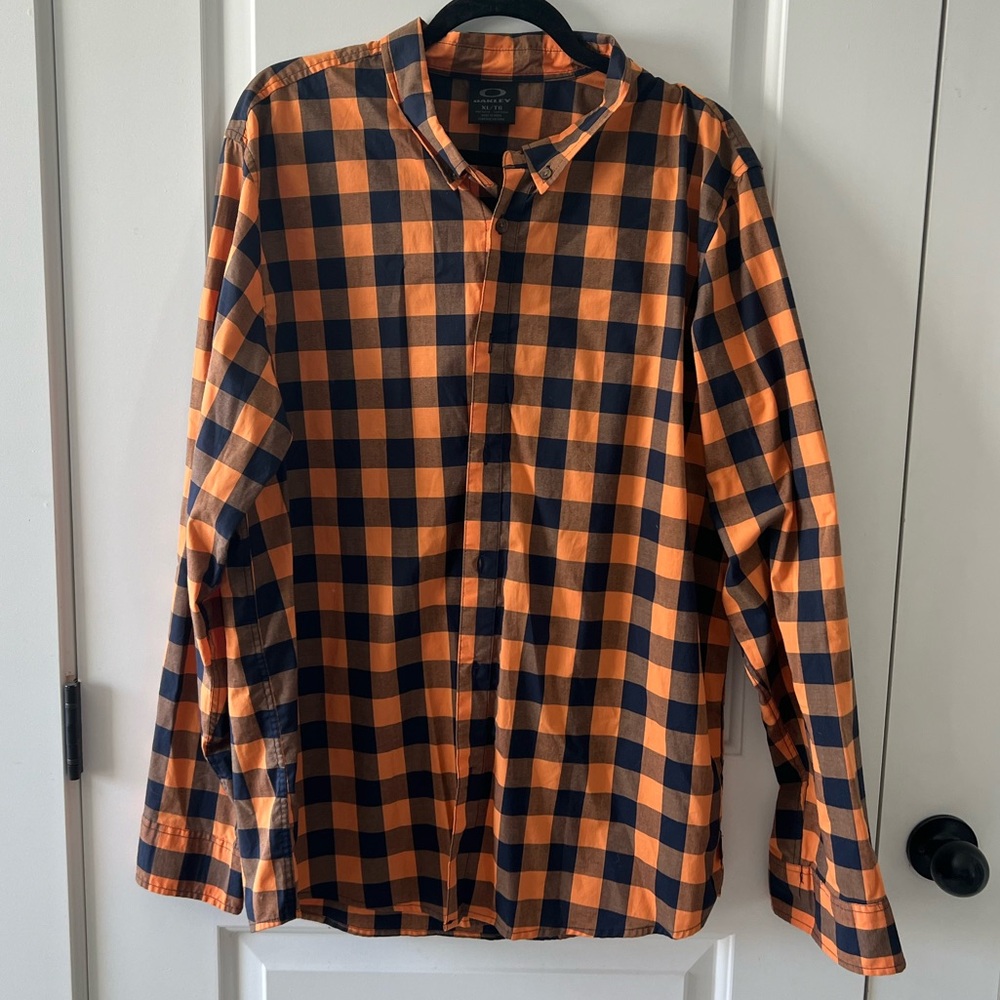 Men’s Oakley Button-Up